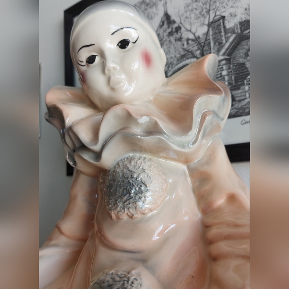 Pierrot, harlequin clown with ballet shoes. - Picture 11 of 13